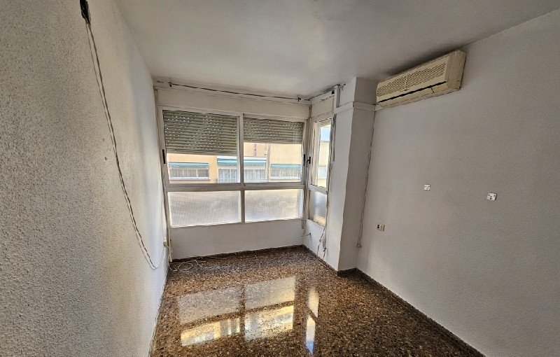 Piso en C Jacomart, Valencia