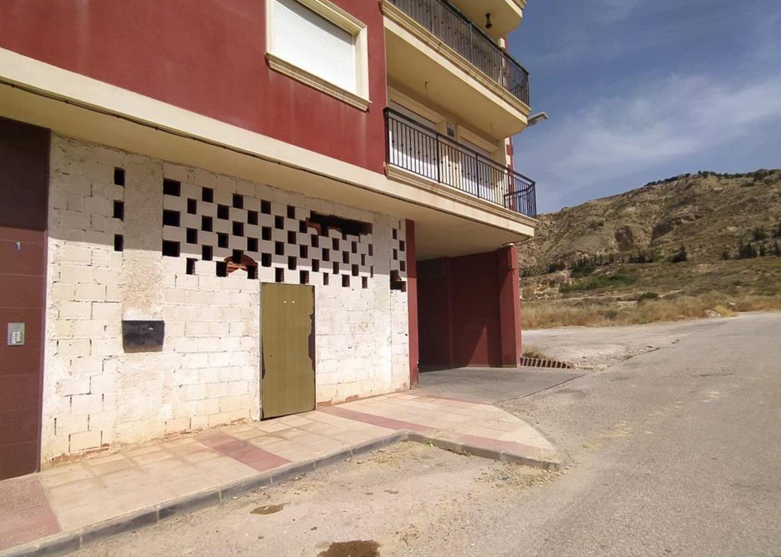 Local comercial en venta en cav reyes espaa en Murcia por 109000 con 177m en condiciones de restauracin