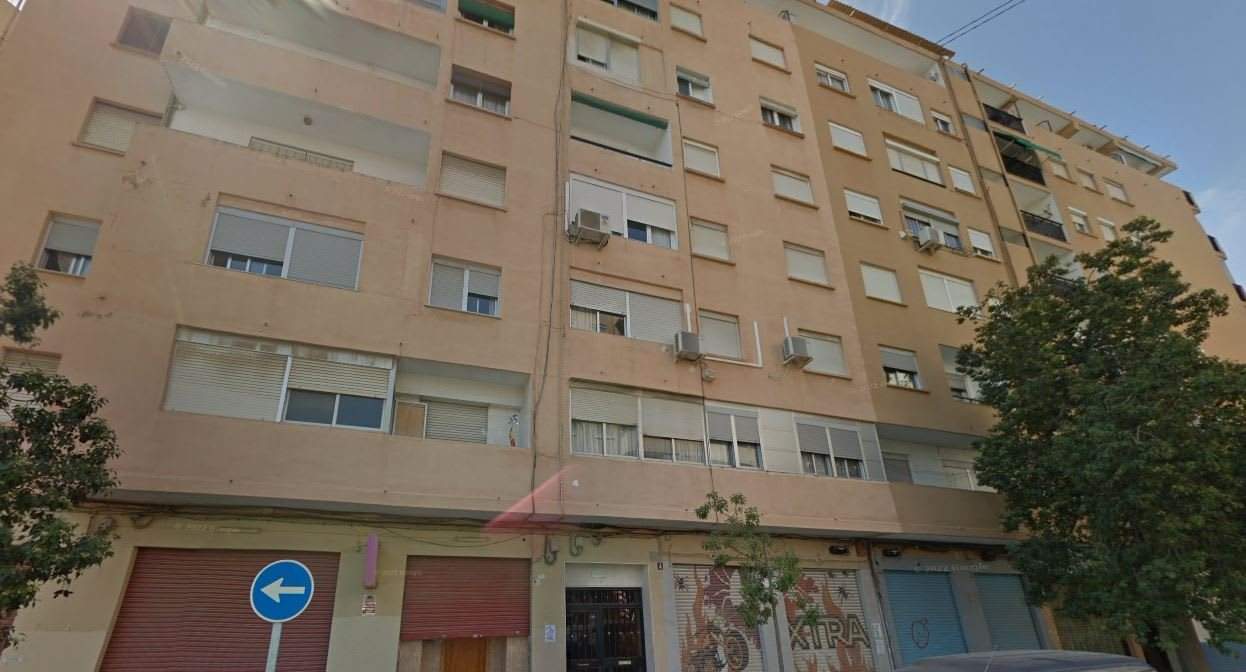 Local comercial en C Doctor Machí - Valencia -