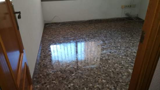 Local comercial en venta en chermanos bou Castellón de la PlanaCastelló de la Plana por 80.000 con 88m en condiciones de restauración