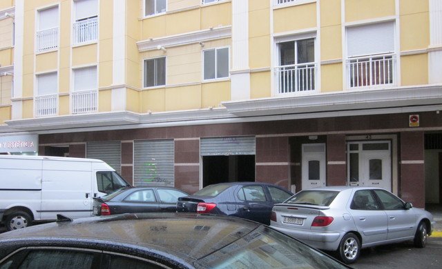 Se vende local comercial en ccapita gaspar ortiz ElcheElx por 192000 con 314m en condiciones de restauracin