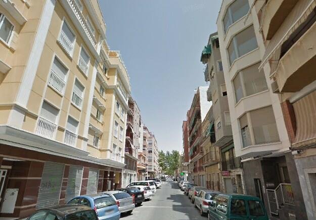 Se vende local comercial en ccapita gaspar ortiz ElcheElx por 192000 con 314m en condiciones de restauracin