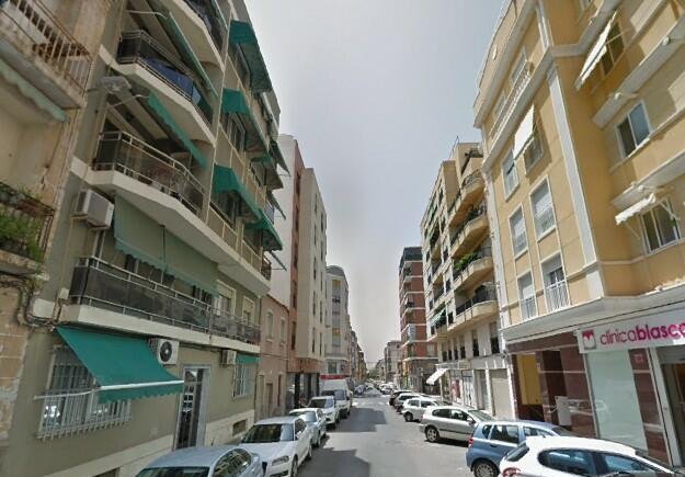 Se vende local comercial en ccapita gaspar ortiz ElcheElx por 192000 con 314m en condiciones de restauracin