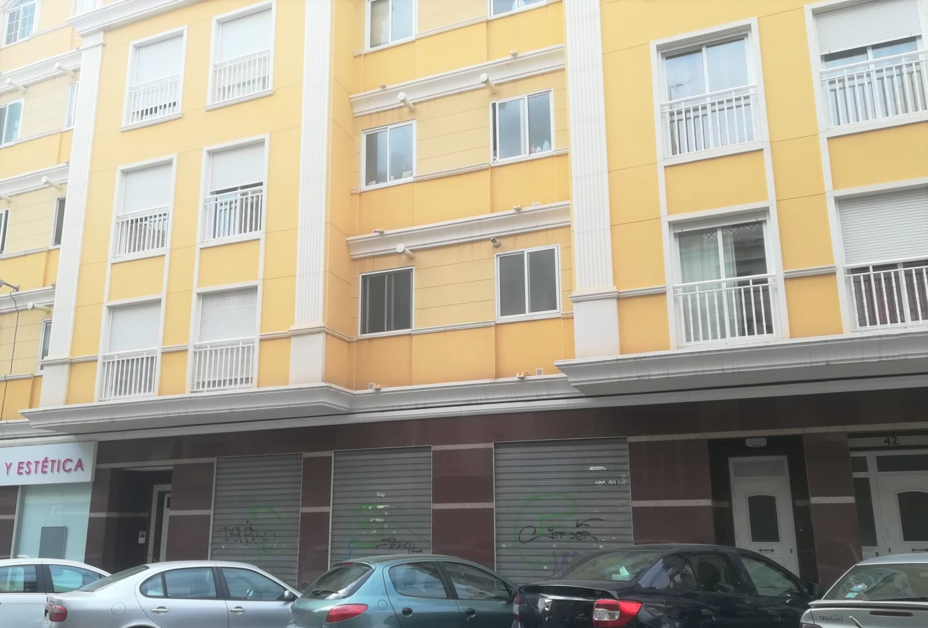 Se vende local comercial en ccapita gaspar ortiz ElcheElx por 192000 con 314m en condiciones de restauracin