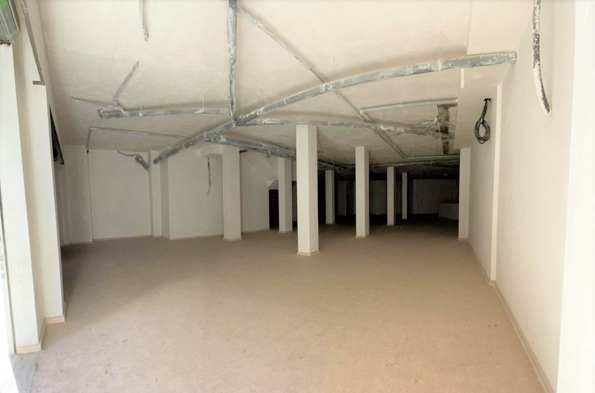 Se vende local comercial en ccapita gaspar ortiz ElcheElx por 192000 con 314m en condiciones de restauracin