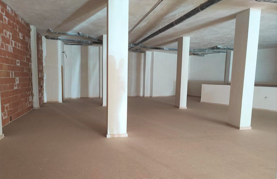 Se vende local comercial en ccapita gaspar ortiz ElcheElx por 192000 con 314m en condiciones de restauracin
