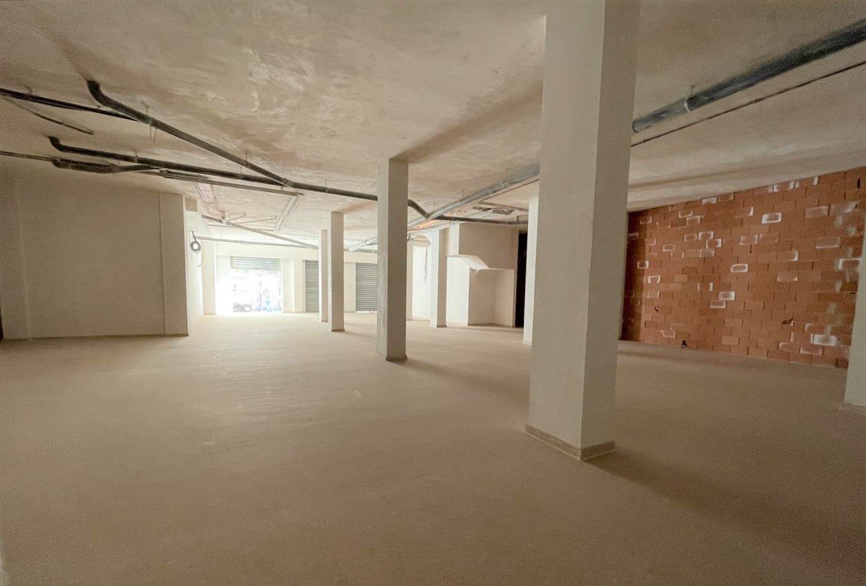 Se vende local comercial en ccapita gaspar ortiz ElcheElx por 192000 con 314m en condiciones de restauracin
