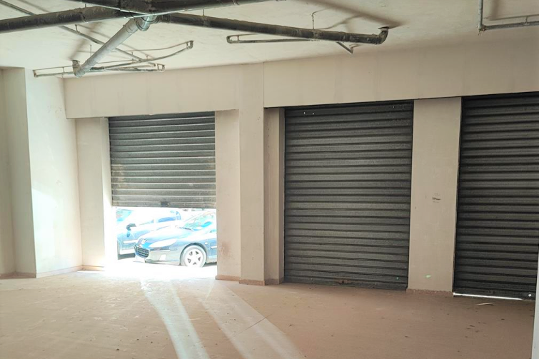 Se vende local comercial en ccapita gaspar ortiz ElcheElx por 192000 con 314m en condiciones de restauracin