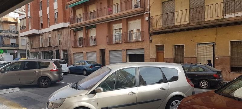 Se vende local comercial en ccapita gaspar ortiz ElcheElx por 192000 con 314m en condiciones de restauracin
