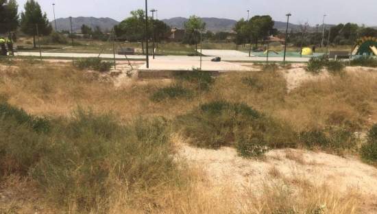 Urbano Solar en venta  en Calle Lieja Elda Alicante