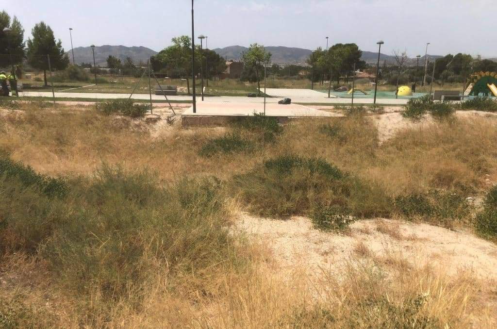 Urbano Solar en venta  en Calle Lieja Elda Alicante