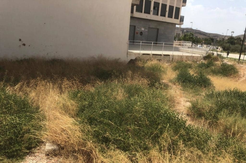 Urbano Solar en venta  en Calle Lieja Elda Alicante