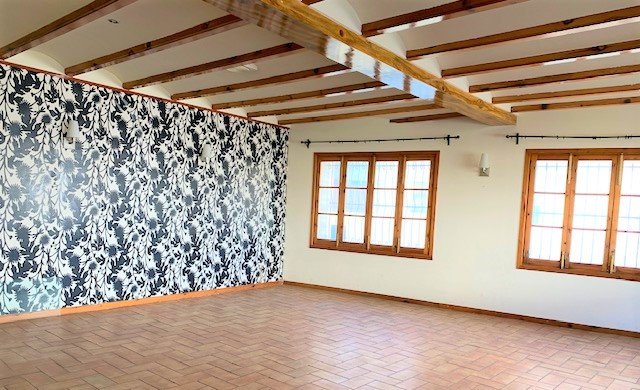 Compra tu local comercial por 126600 de 320m en condiciones de restauracin en calle gandia en Barx