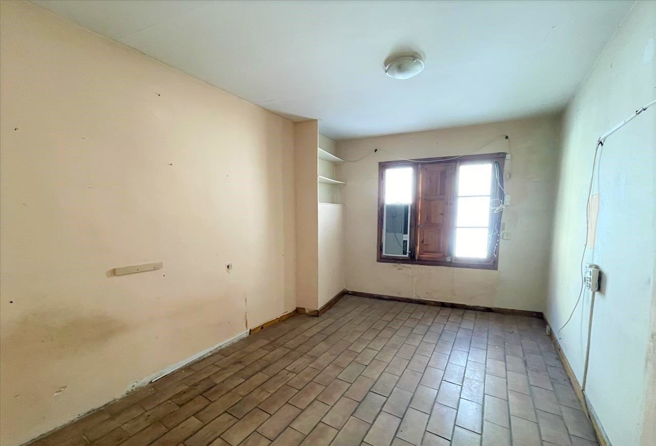 Compra tu local comercial por 126600 de 320m en condiciones de restauracin en calle gandia en Barx