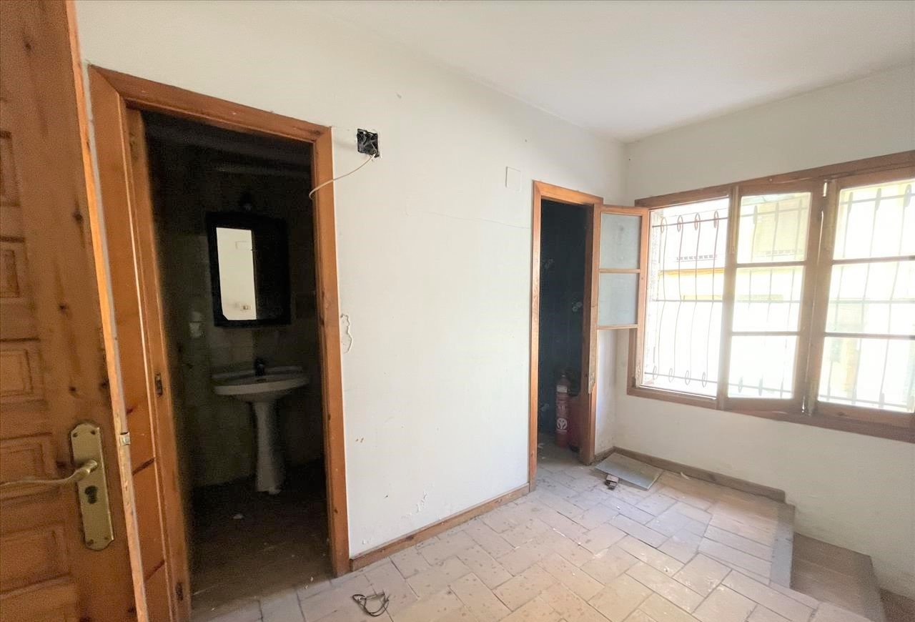 Compra tu local comercial por 126600 de 320m en condiciones de restauracin en calle gandia en Barx