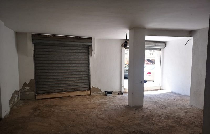 Descubre local comercial en calle maetro quislant Santa Pola por 68000 de 265m