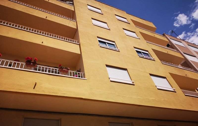 Descubre local comercial en calle maetro quislant Santa Pola por 68000 de 265m