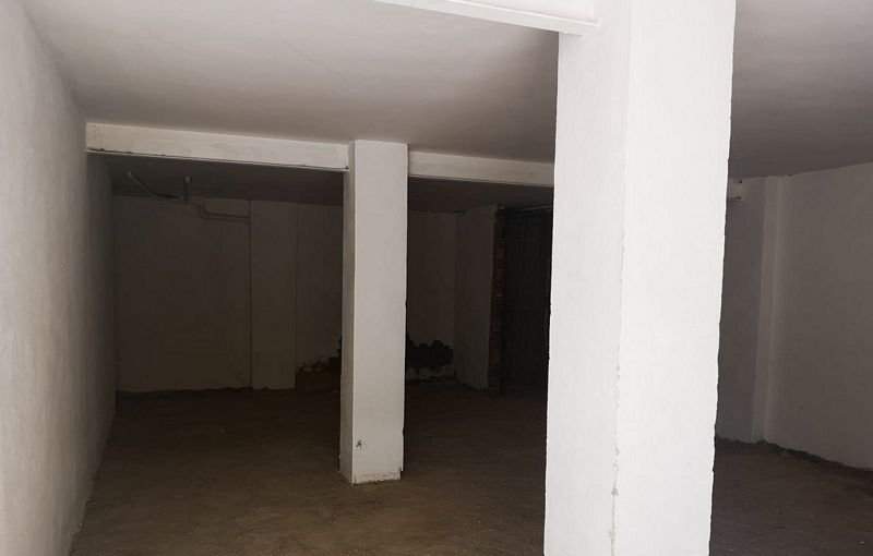 Descubre local comercial en calle maetro quislant Santa Pola por 68000 de 265m