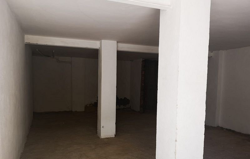 Descubre local comercial en calle maetro quislant Santa Pola por 68000 de 265m
