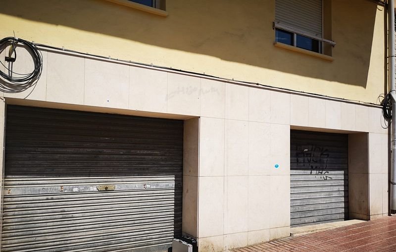 Descubre local comercial en calle maetro quislant Santa Pola por 68000 de 265m