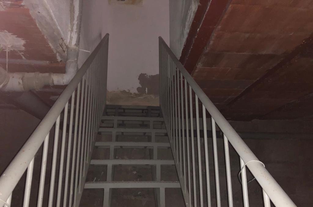 Descubre local comercial en calle maetro quislant Santa Pola por 68000 de 265m