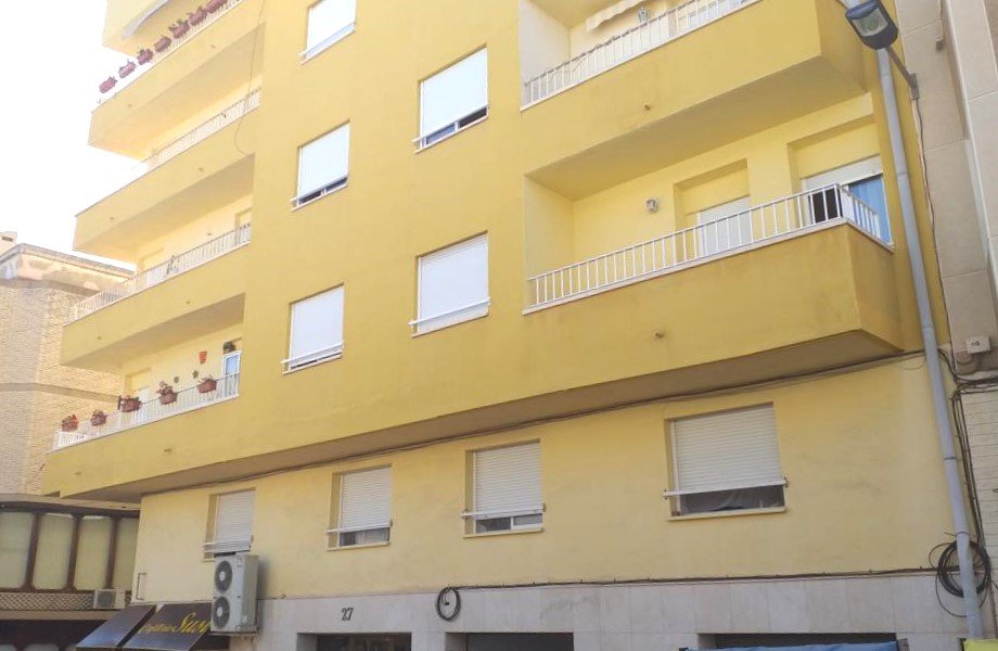 Descubre local comercial en calle maetro quislant Santa Pola por 68000 de 265m