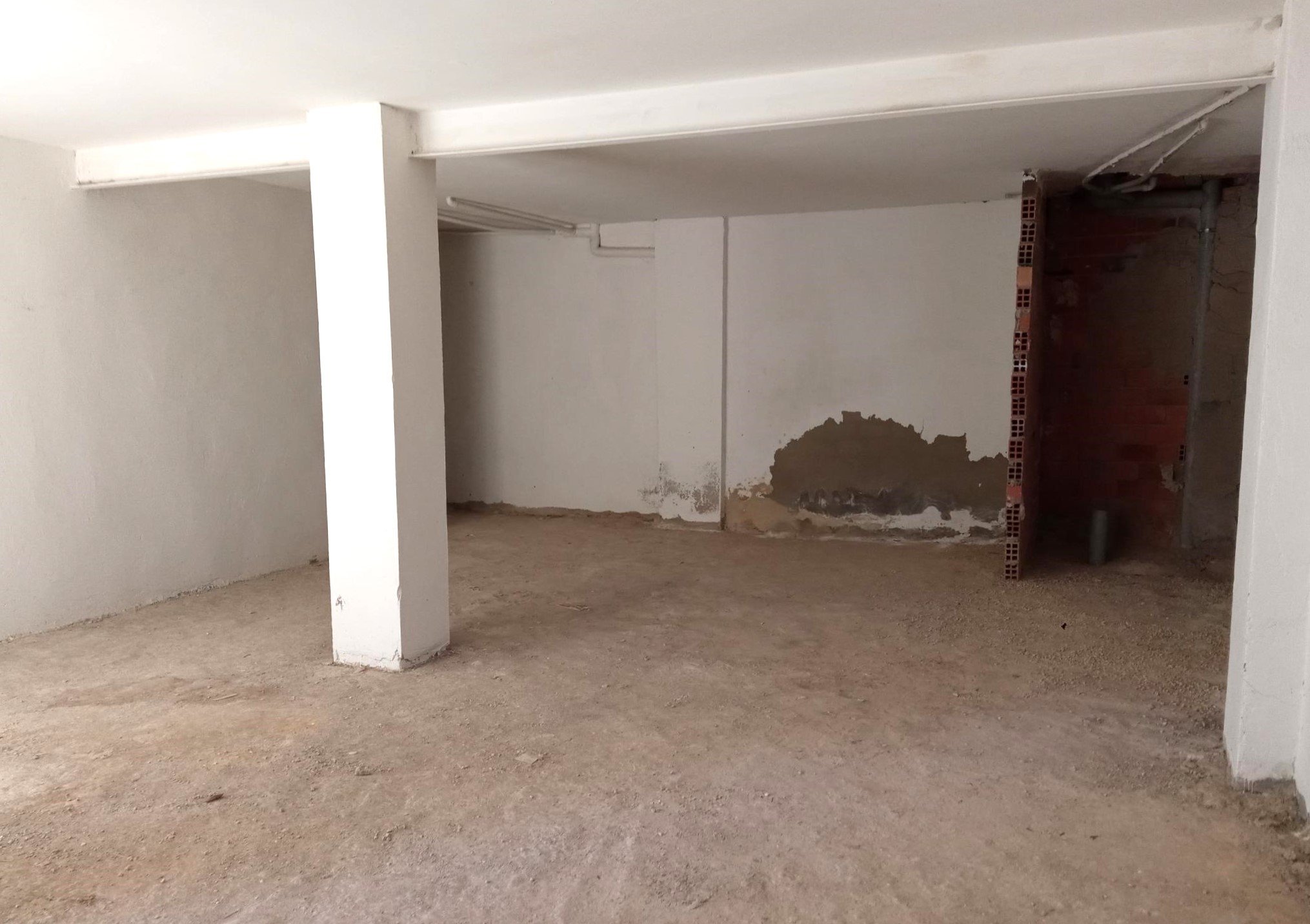 Descubre local comercial en calle maetro quislant Santa Pola por 68000 de 265m