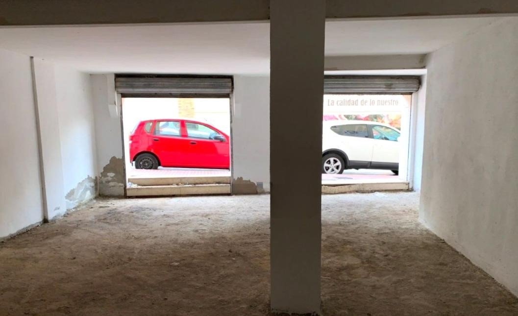 Descubre local comercial en calle maetro quislant Santa Pola por 68000 de 265m