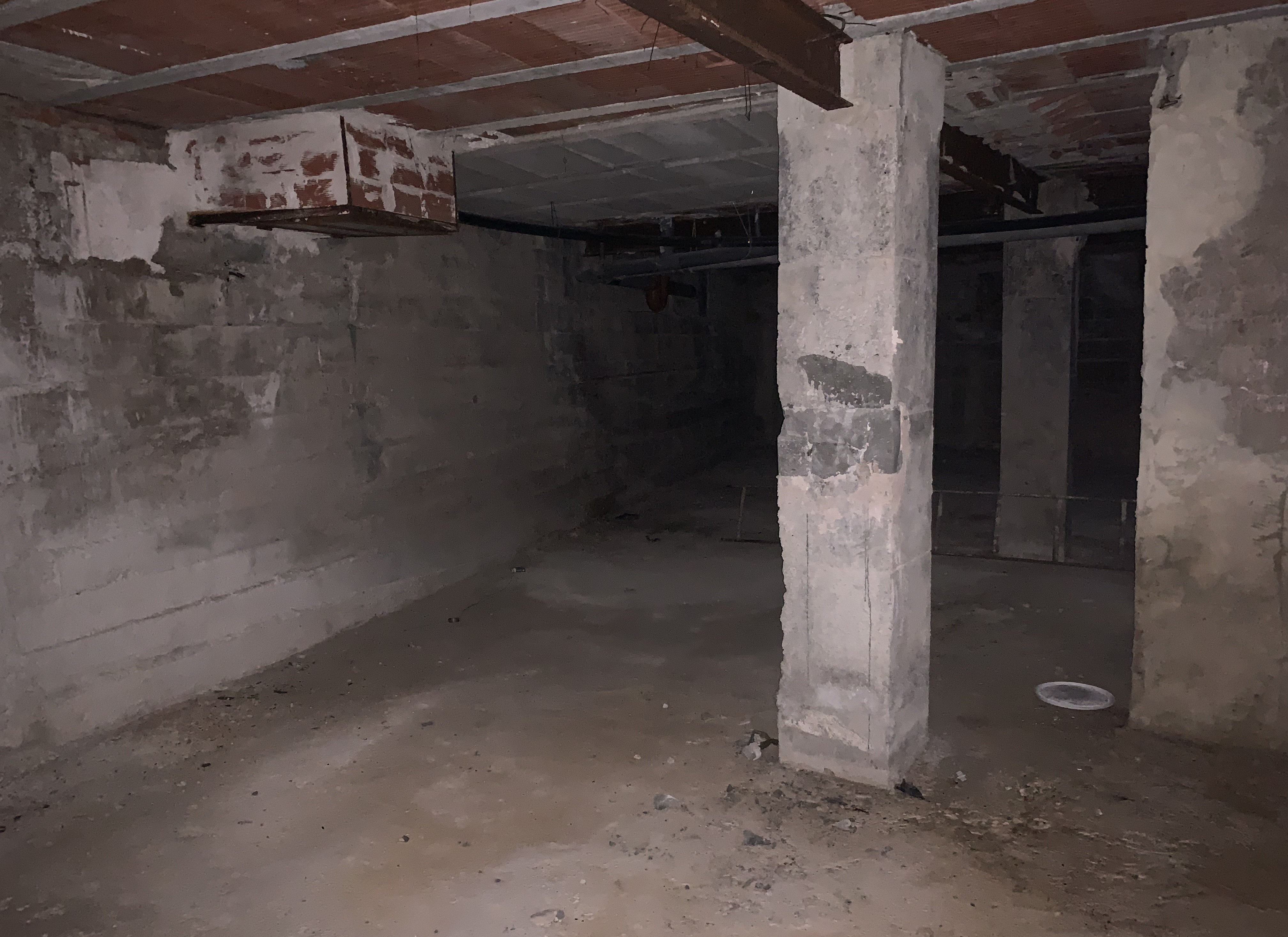 Descubre local comercial en calle maetro quislant Santa Pola por 68000 de 265m