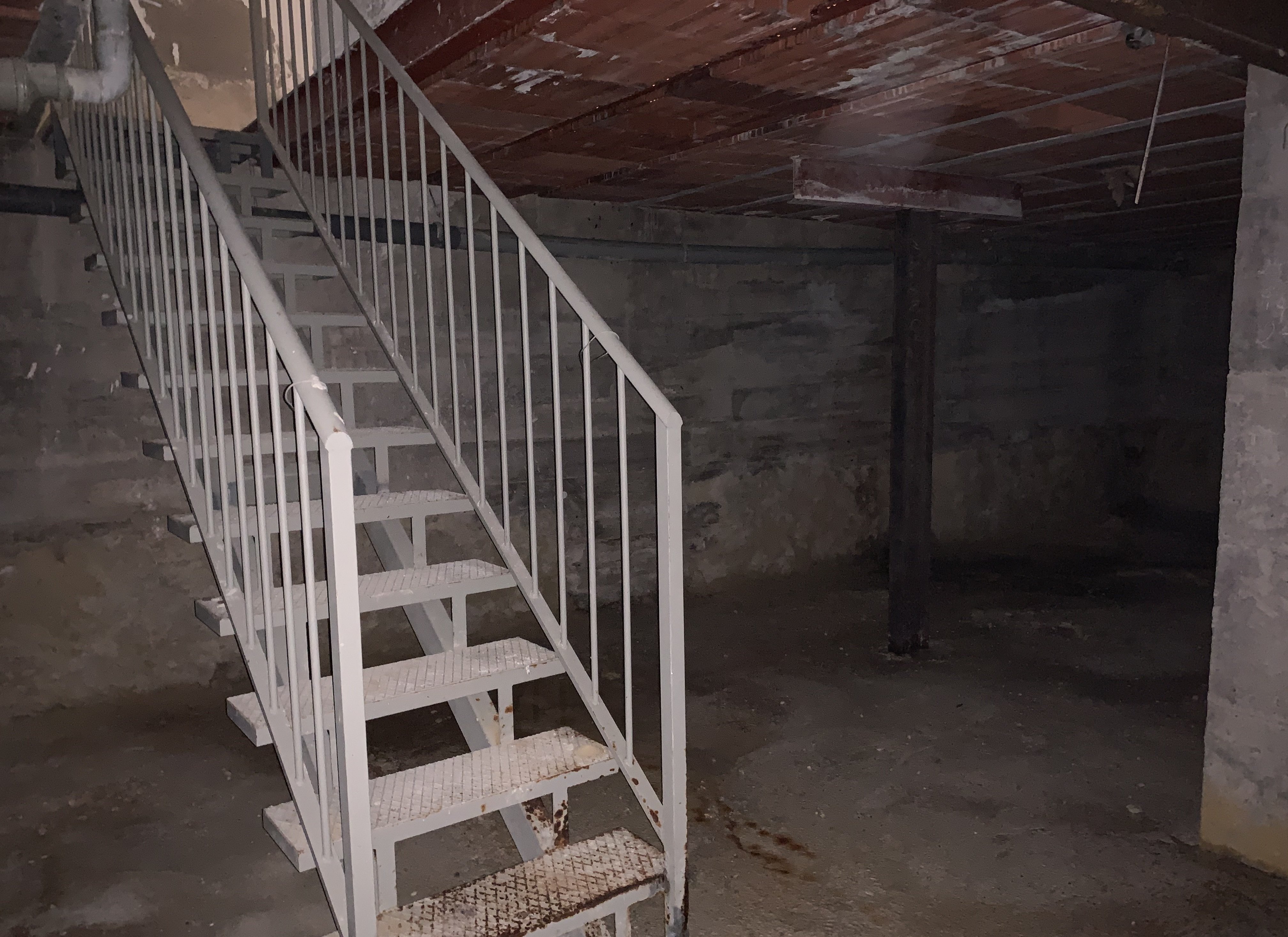 Descubre local comercial en calle maetro quislant Santa Pola por 68000 de 265m