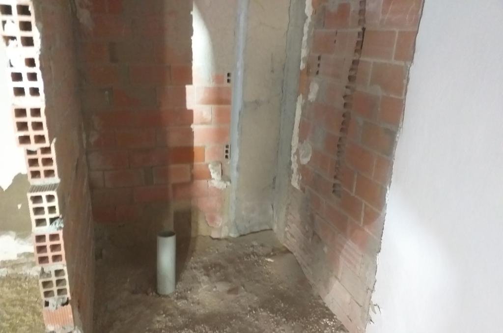 Descubre local comercial en calle maetro quislant Santa Pola por 68000 de 265m
