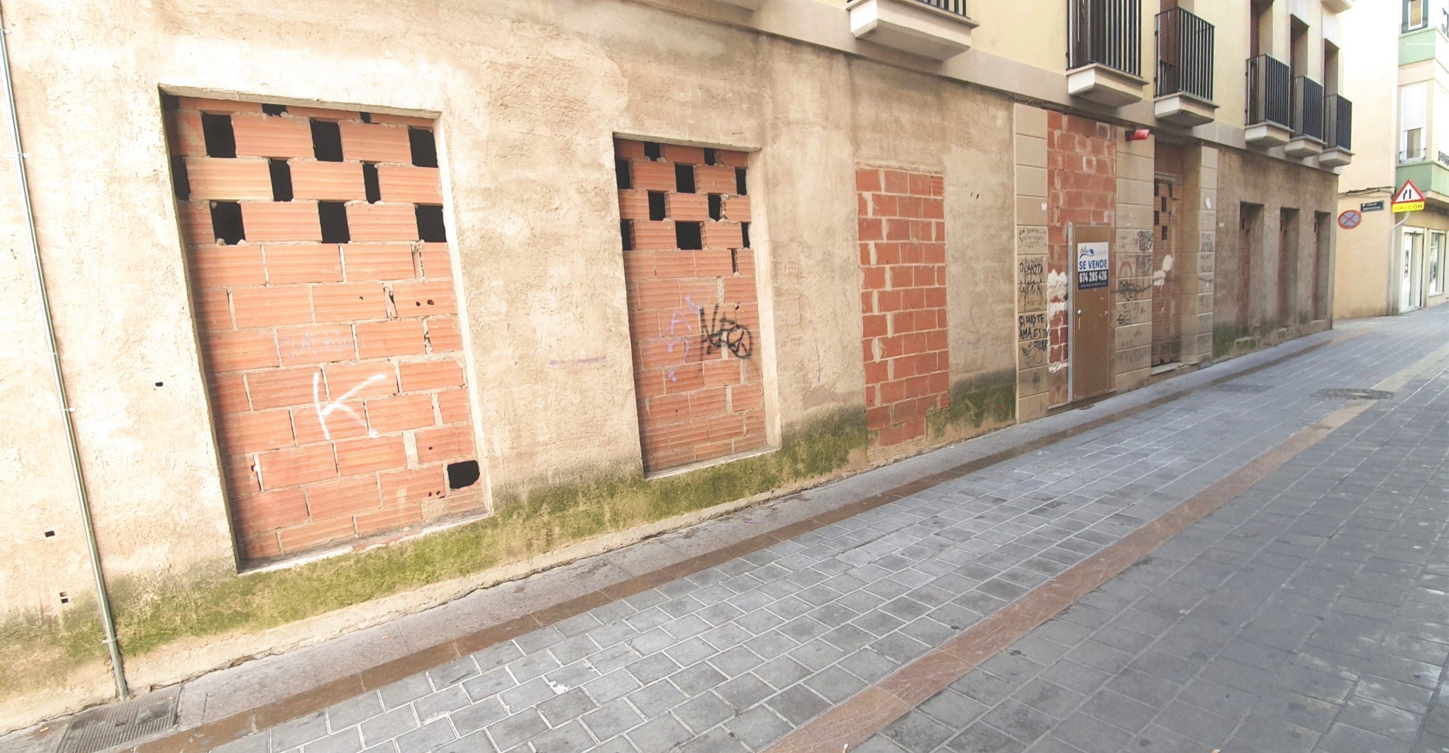 Se oferta local comercial en cramon y cajal 1 Villena por 378000 de 485m en condiciones de restauracin