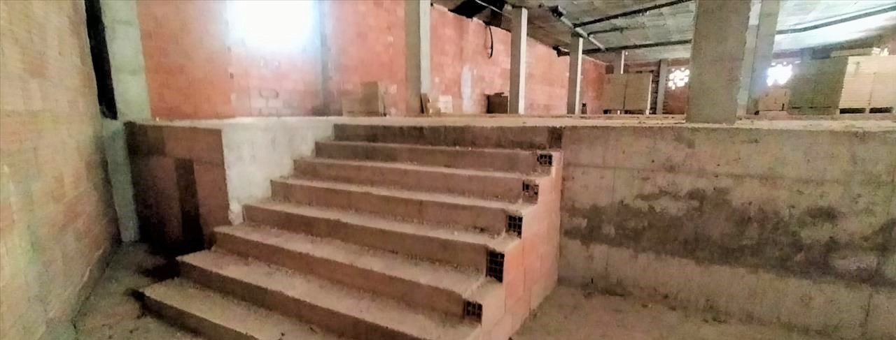 Se oferta local comercial en cramon y cajal 1 Villena por 378000 de 485m en condiciones de restauracin