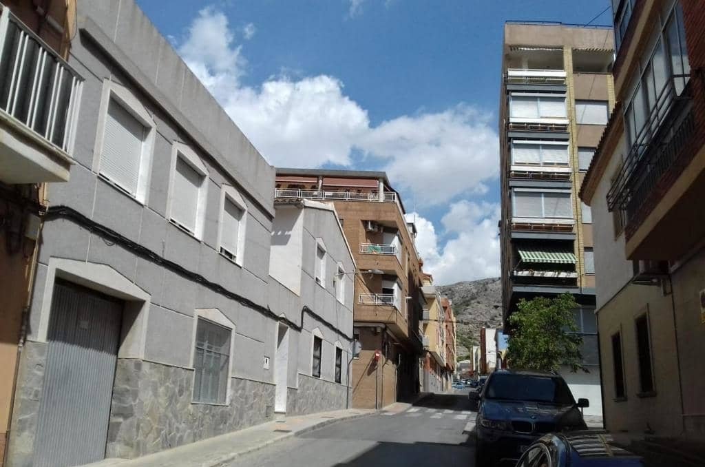 Local Comercial en venta  en Calle San Bartolome Villena Alicante