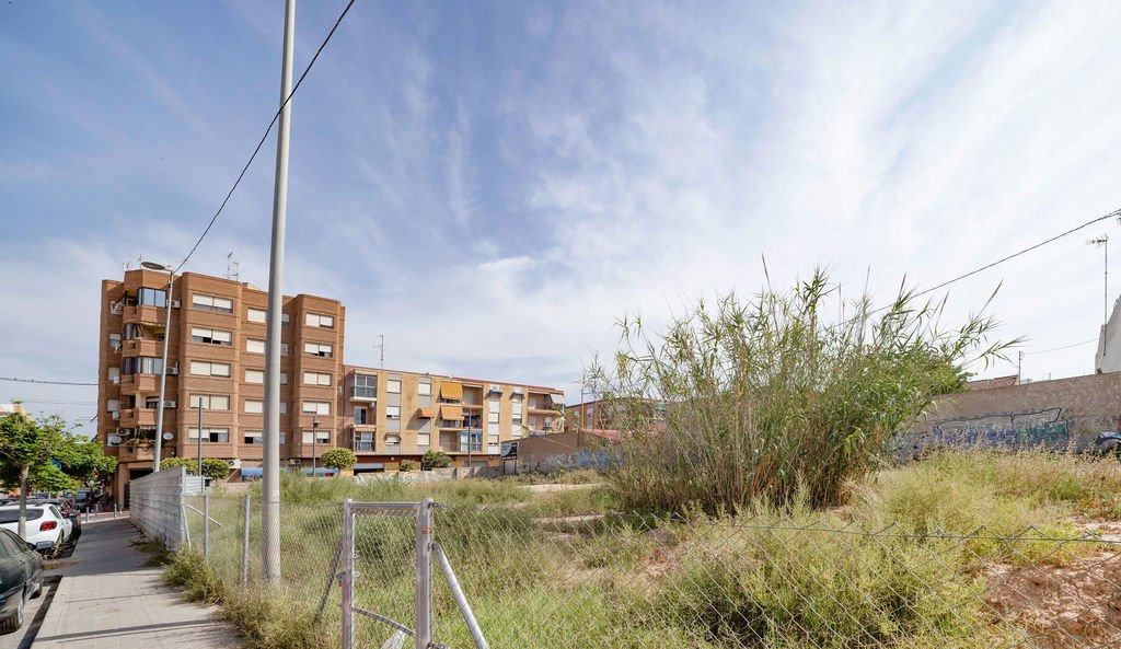 Urbano Solar en venta  en Calle Joaquin Blume San Vicente Del Raspeig Alicante