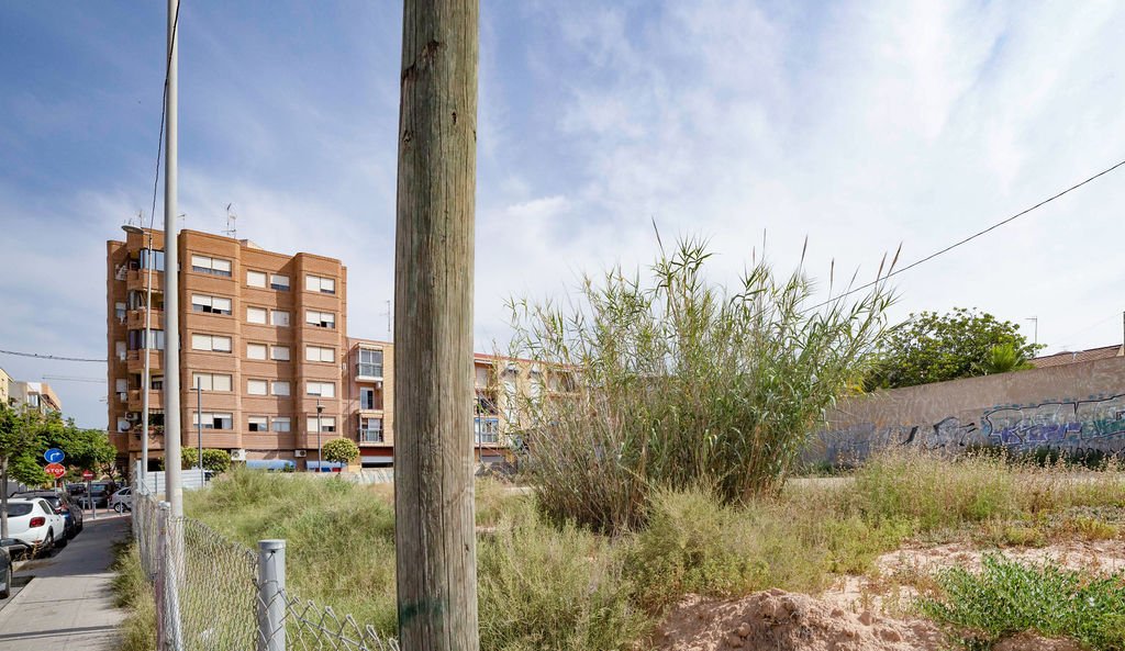 Urbano Solar en venta  en Calle Joaquin Blume San Vicente Del Raspeig Alicante