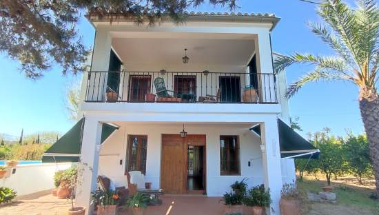Chalet en venta en Alzira, Valencia