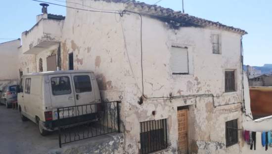 Unifamiliar Adosada en venta  en Calle Carrera La Sax Alicante