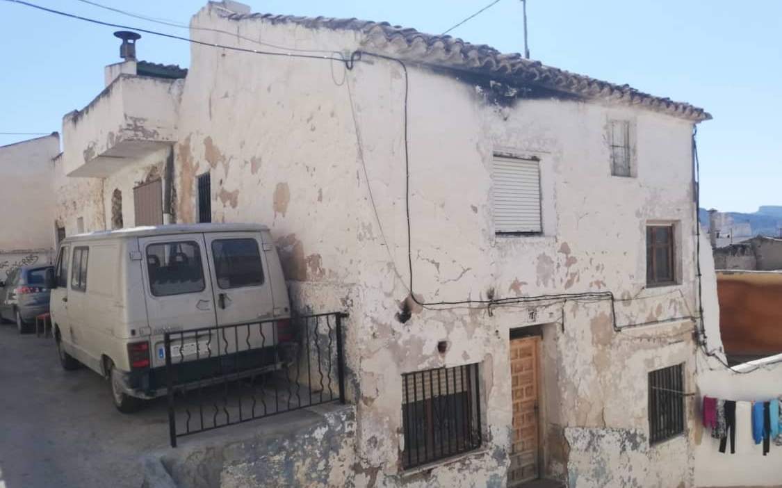Unifamiliar Adosada en venta  en Calle Carrera La Sax Alicante