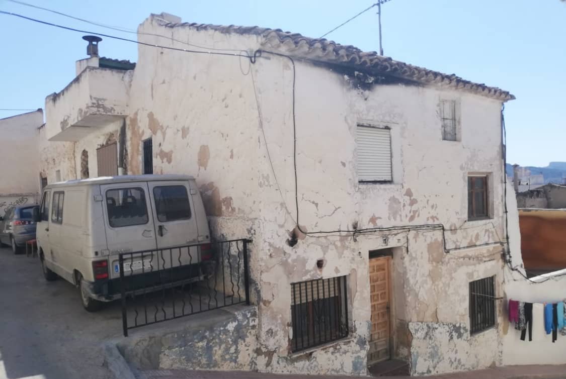 Unifamiliar Adosada en venta  en Calle Carrera La Sax Alicante