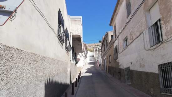 Unifamiliar Adosada en venta  en Calle Carrera La Sax Alicante