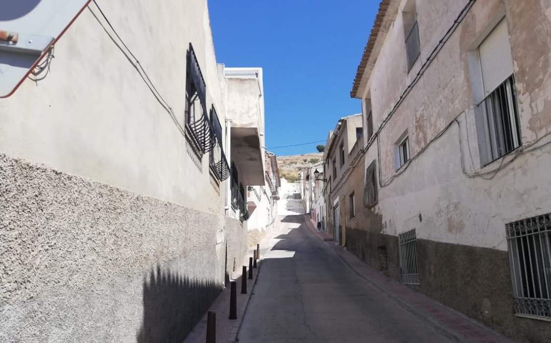 Unifamiliar Adosada en venta  en Calle Carrera La Sax Alicante