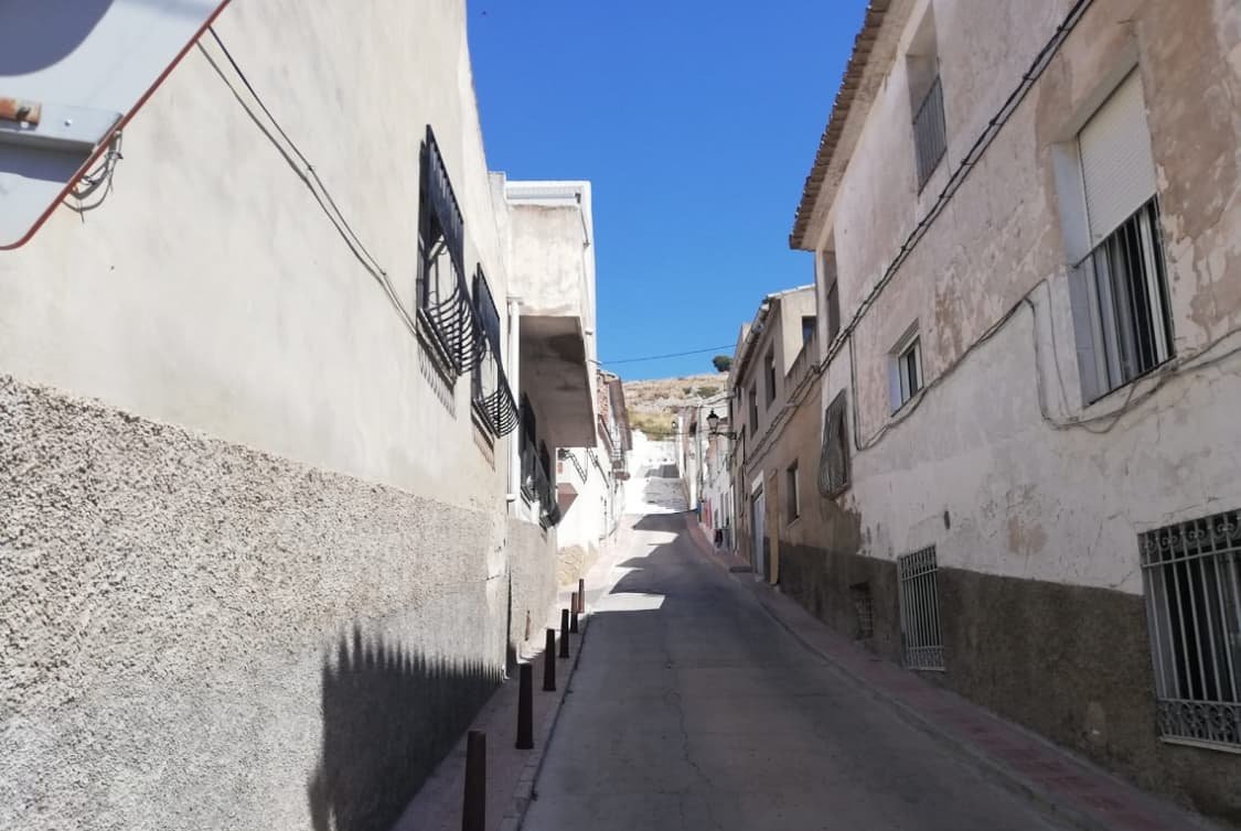Unifamiliar Adosada en venta  en Calle Carrera La Sax Alicante