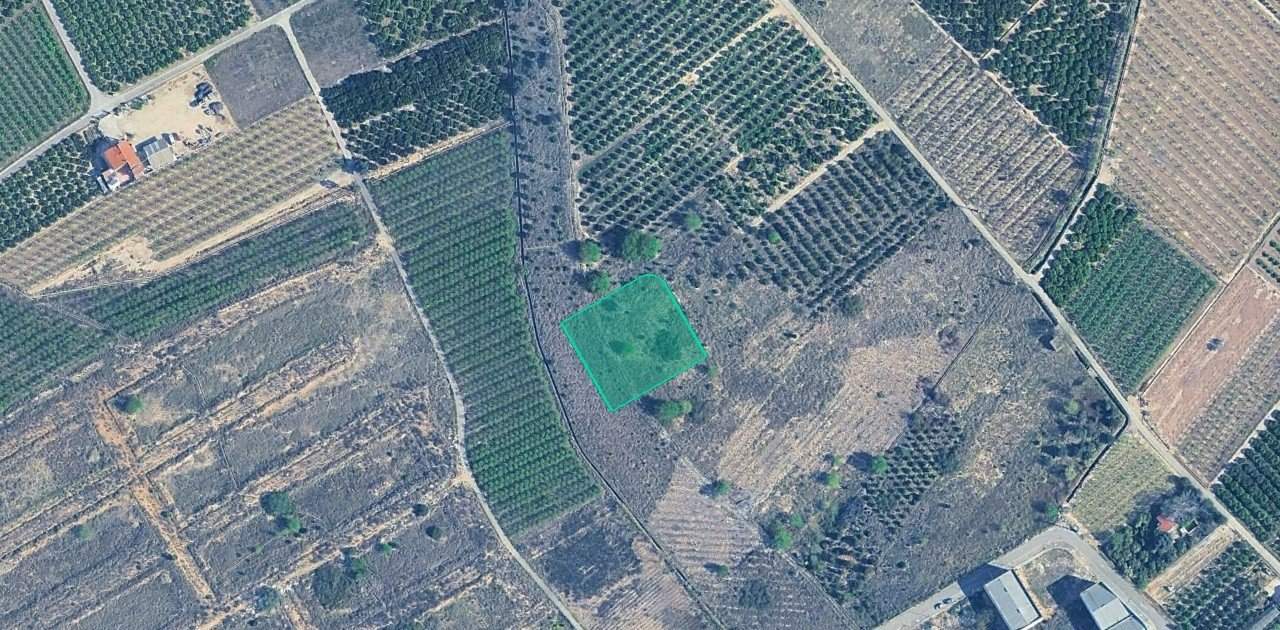 Solar en venta en Calle Numero 6 Benimuslem Valencia