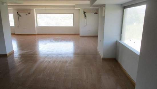 Adquiere local comercial por 120000 de 737m en perfectas condiciones en calle constitucin edificio las luces en Segorbe