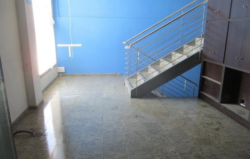 Adquiere local comercial por 120000 de 737m en perfectas condiciones en calle constitucin edificio las luces en Segorbe
