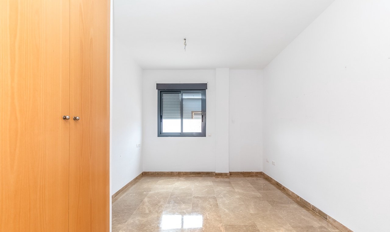 Piso y garaje en C San Vicente, Benifaió Valencia
