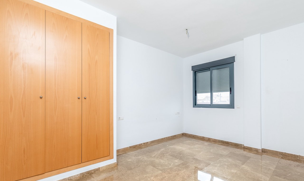Piso y garaje en C San Vicente, Benifaió Valencia