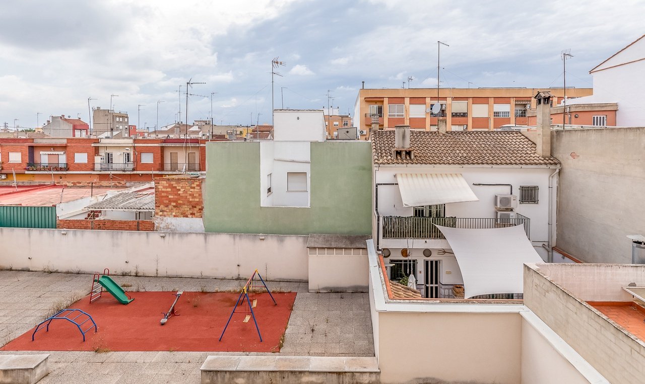 Piso y garaje en C San Vicente, Benifaió Valencia