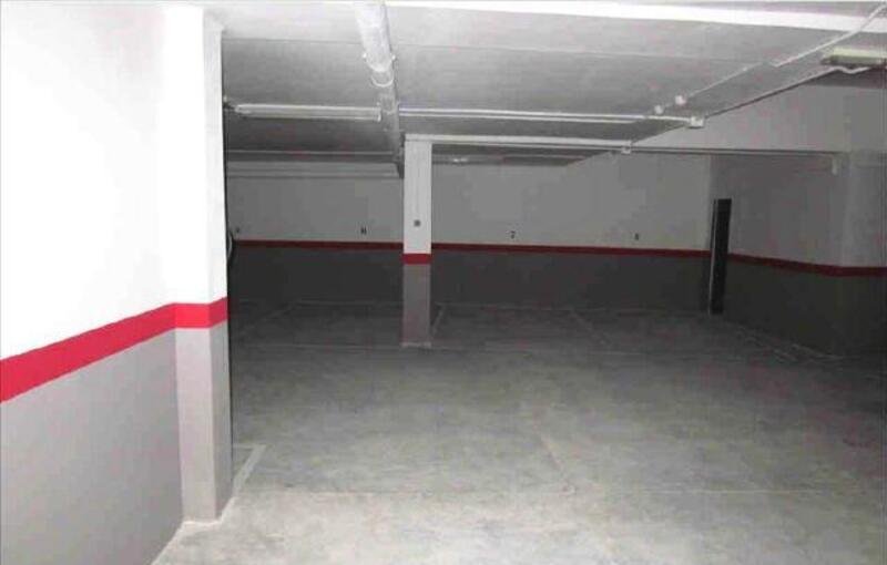 Compra garaje por 3.900 con 30m en cde serra, Massamagrell